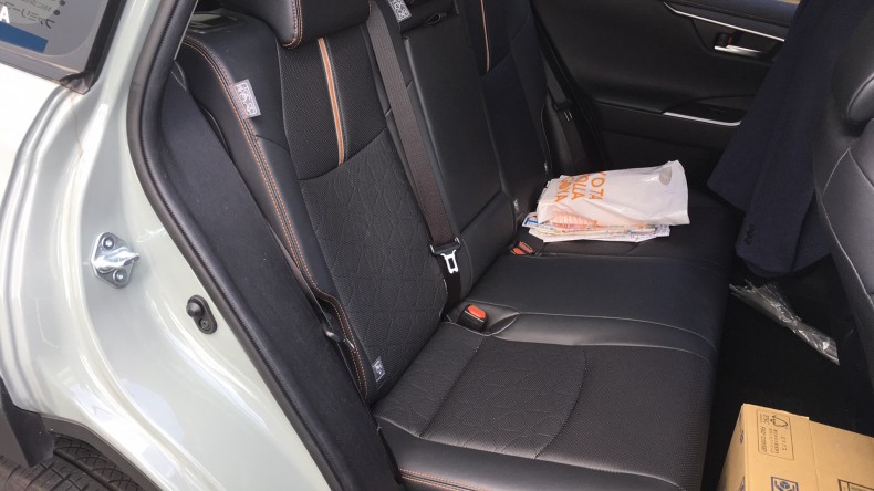 内装後方シート