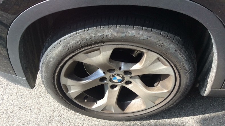 タイヤホイール前