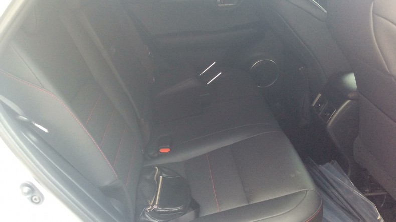 内装後方シート