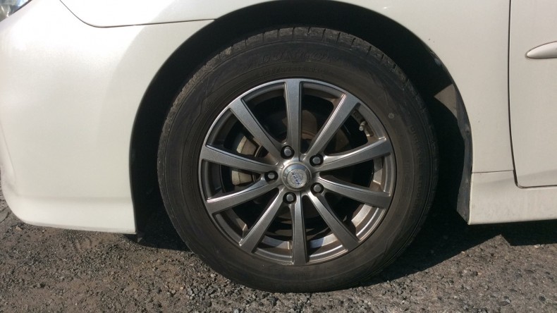 タイヤホイール前