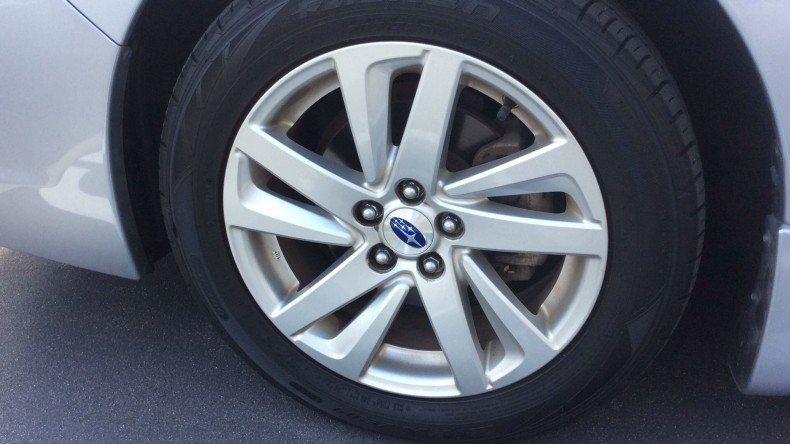 タイヤホイール前