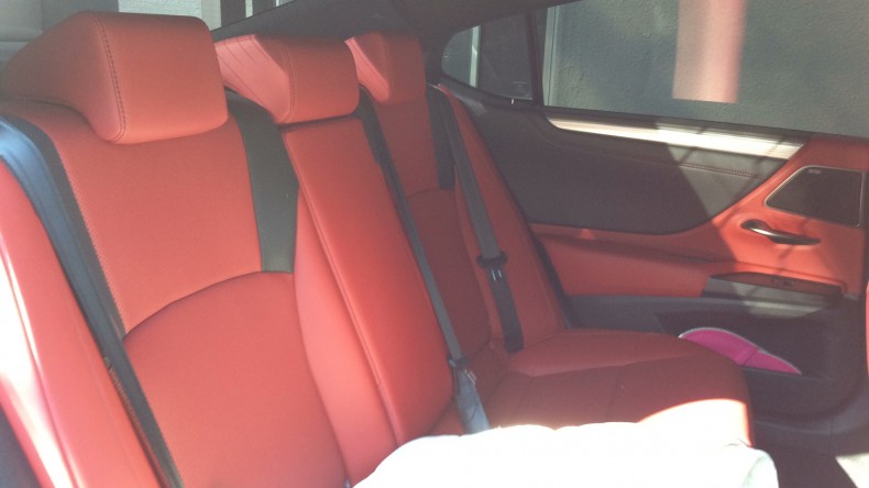 内装後方シート