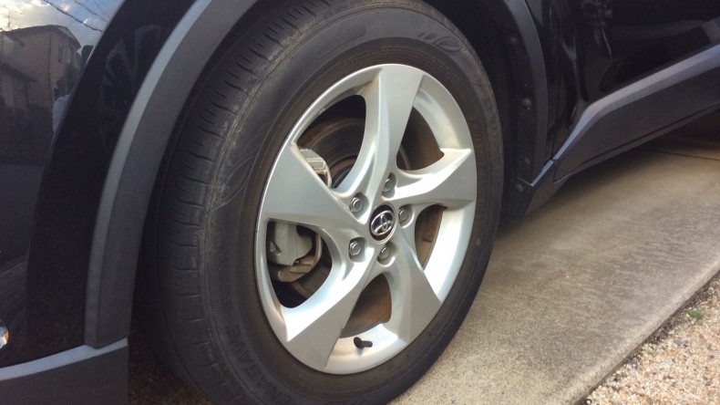 タイヤホイール前