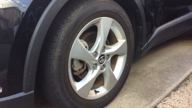 タイヤホイール前