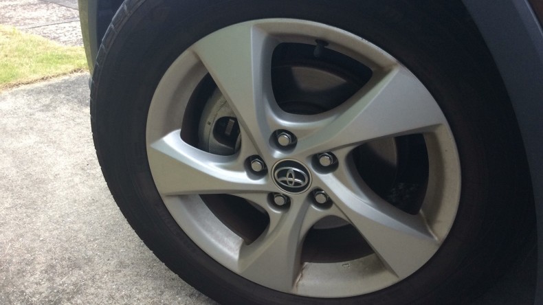 タイヤホイール前