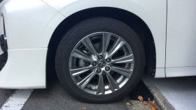 タイヤホイール前