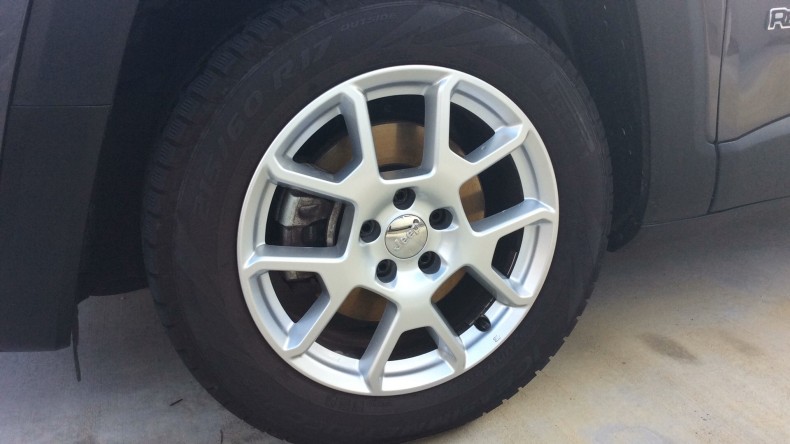 タイヤホイール前