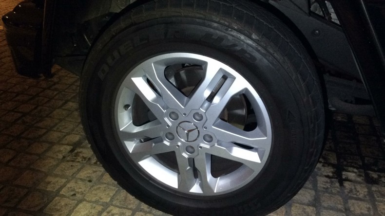 タイヤホイール前