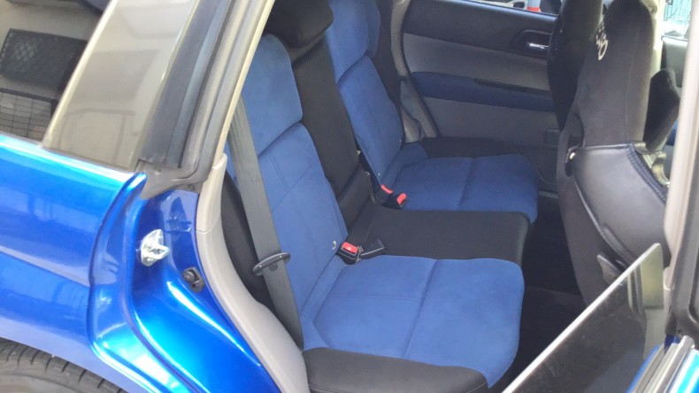 内装後方シート