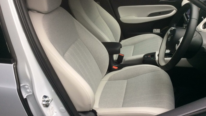 内装前方シート