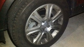 タイヤホイール前