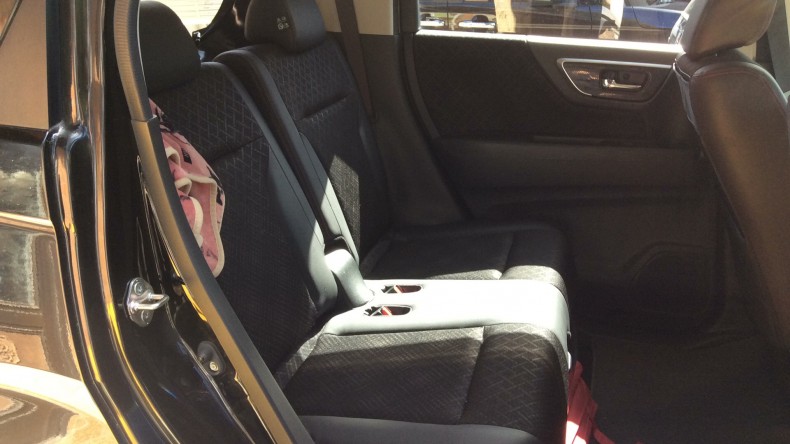 内装後方シート