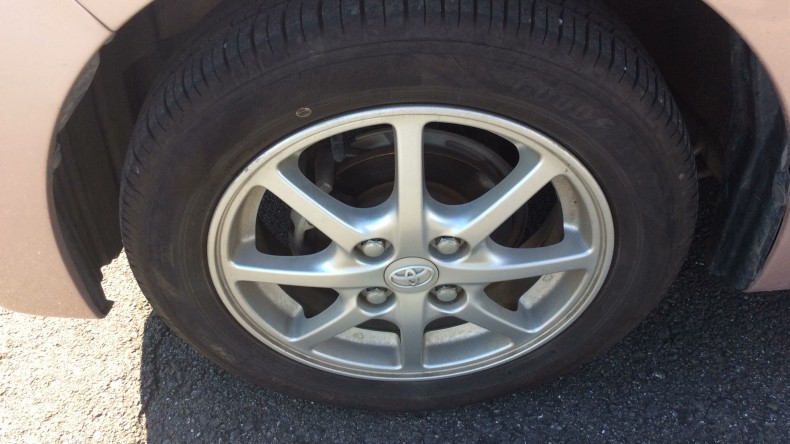 タイヤホイール前