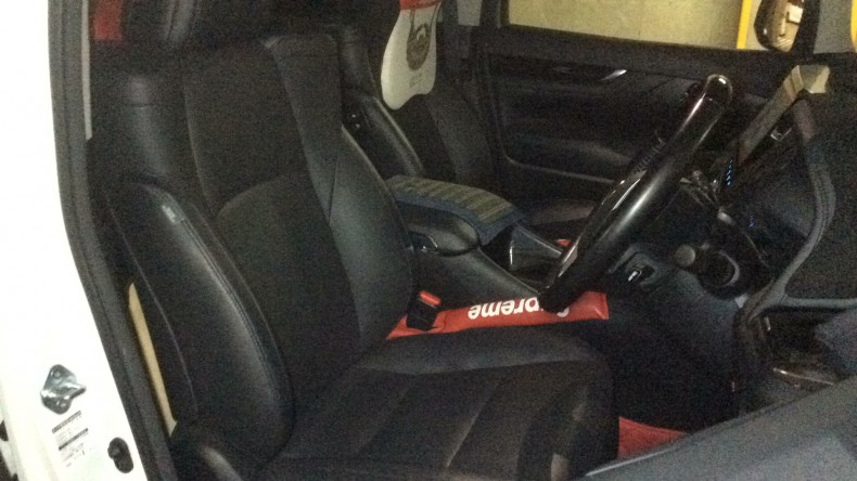 内装前方シート