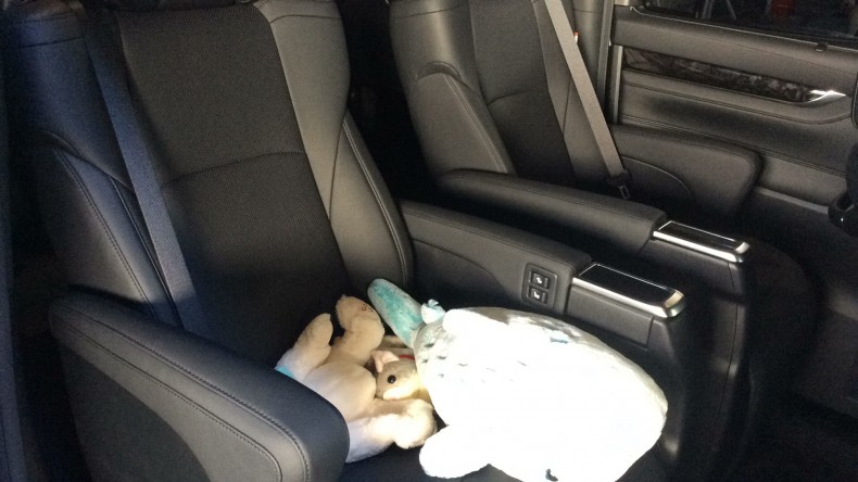 内装後方シート