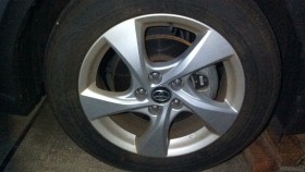 タイヤホイール前