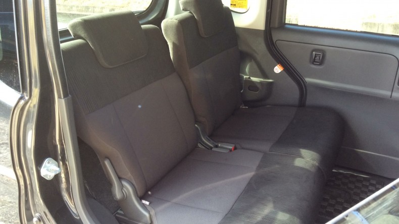 内装後方シート