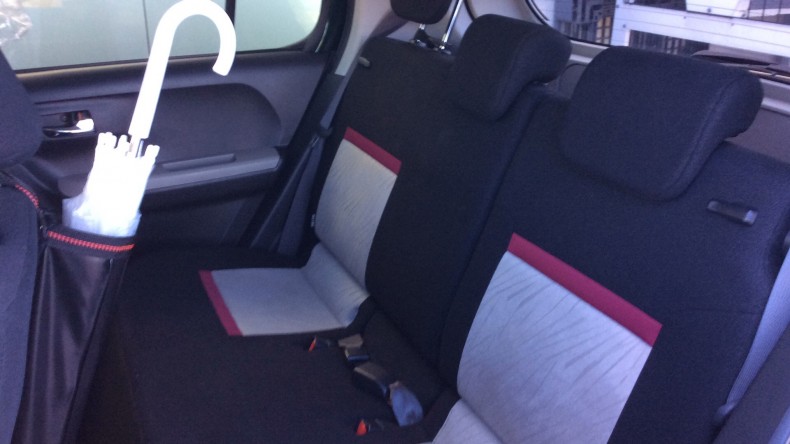 内装後方シート