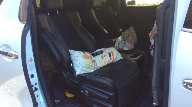 内装後方シート