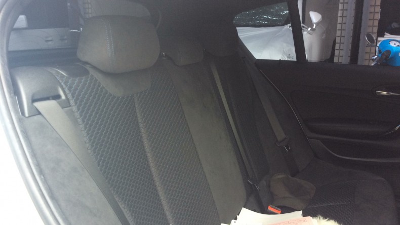 内装後方シート