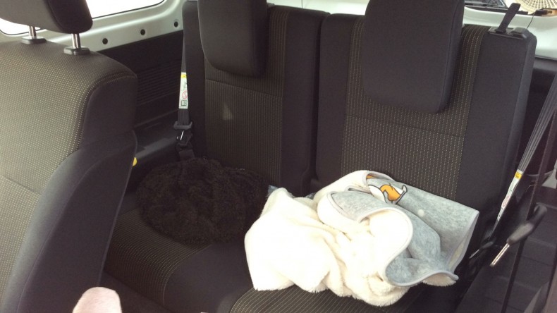 内装後方シート