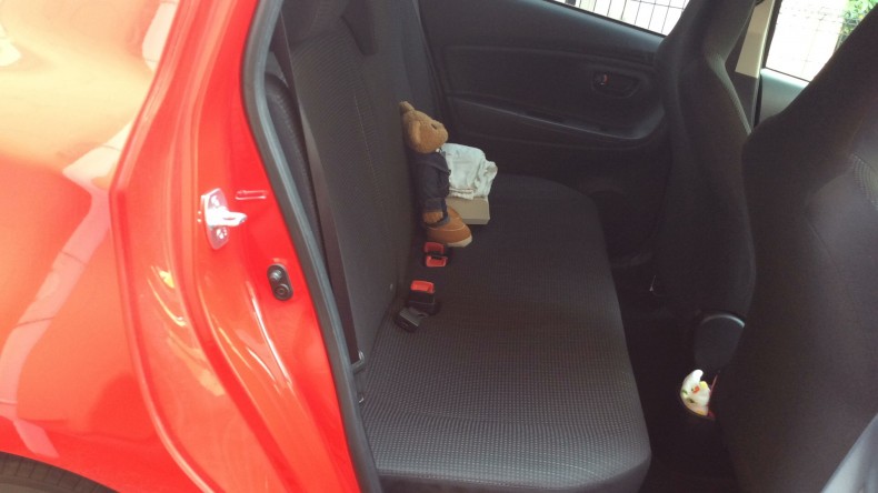 内装後方シート