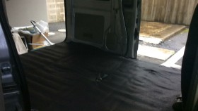 内装後方シート