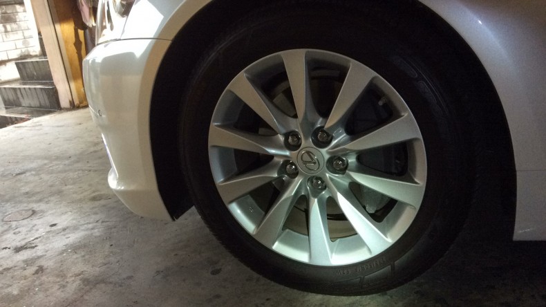 タイヤホイール前