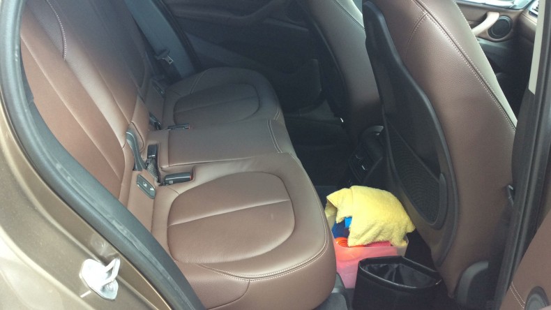 内装後方シート