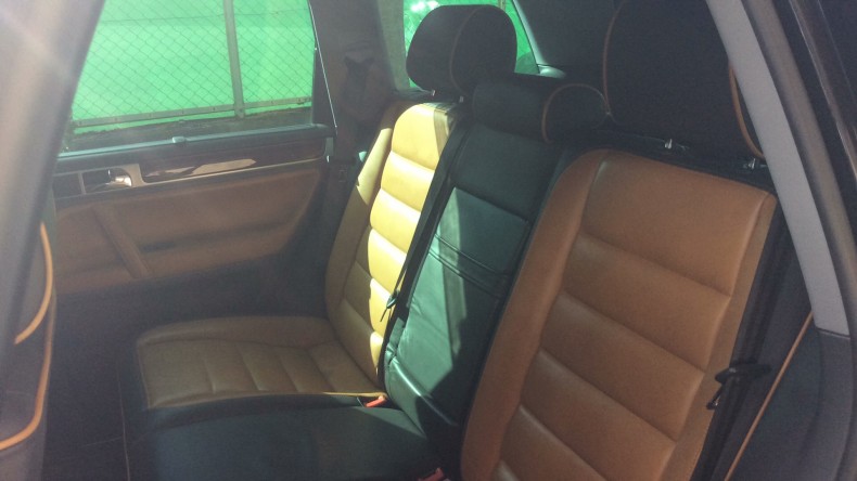 内装後方シート