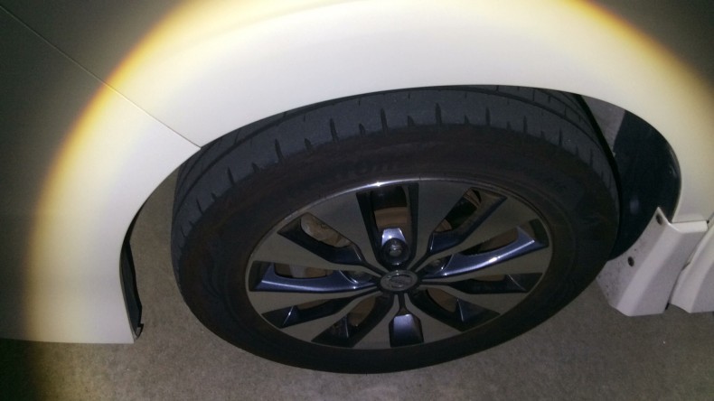 タイヤホイール前