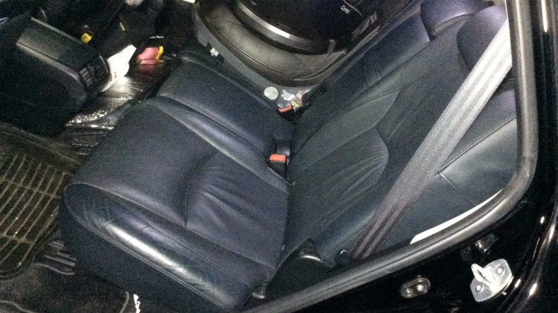 内装後方シート