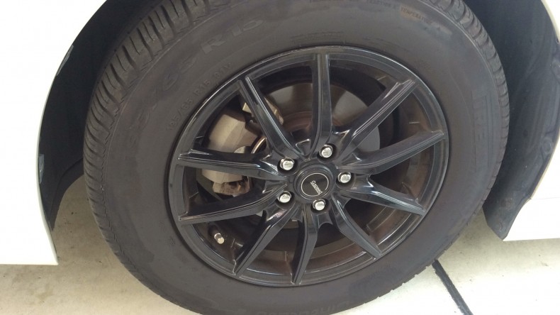 タイヤホイール前