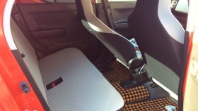 内装後方シート