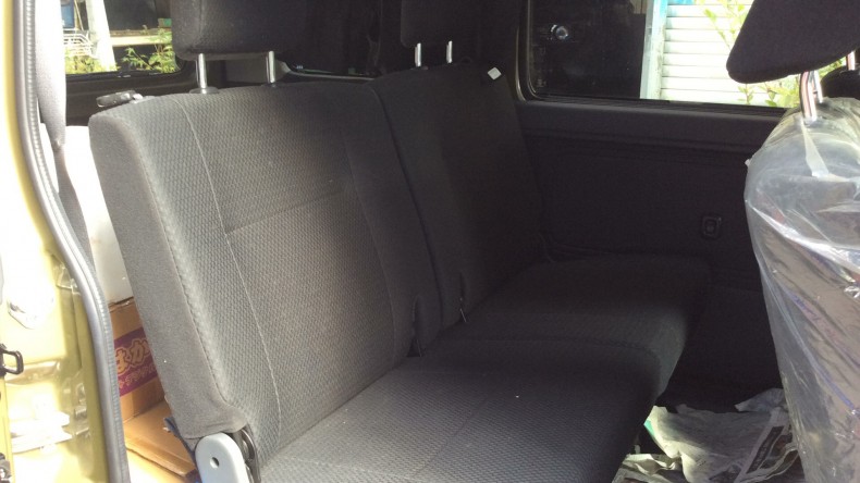 内装後方シート