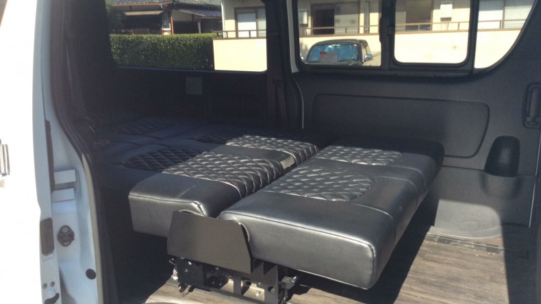 内装後方シート