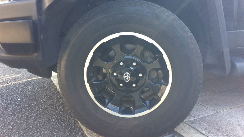 タイヤホイール前