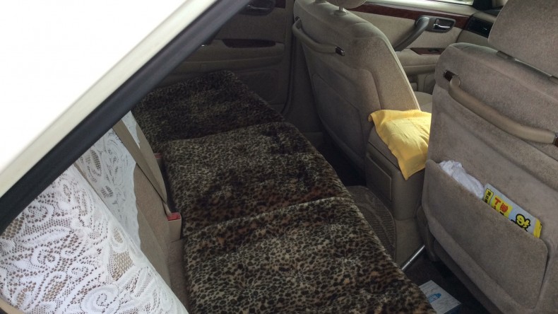 内装後方シート