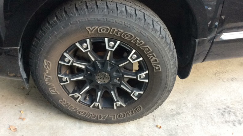 タイヤホイール前