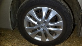 タイヤホイール前