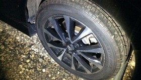 タイヤホイール前