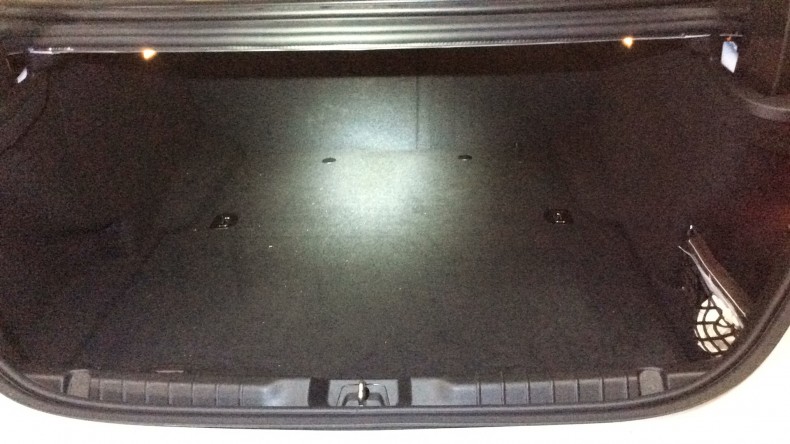 内装トランク