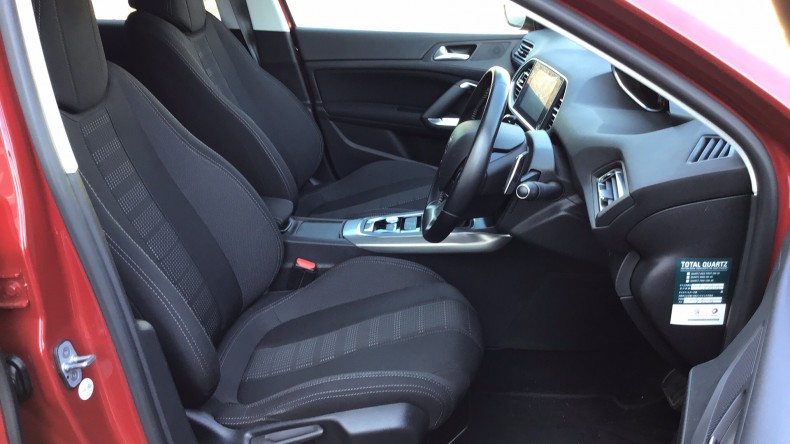 内装前方シート