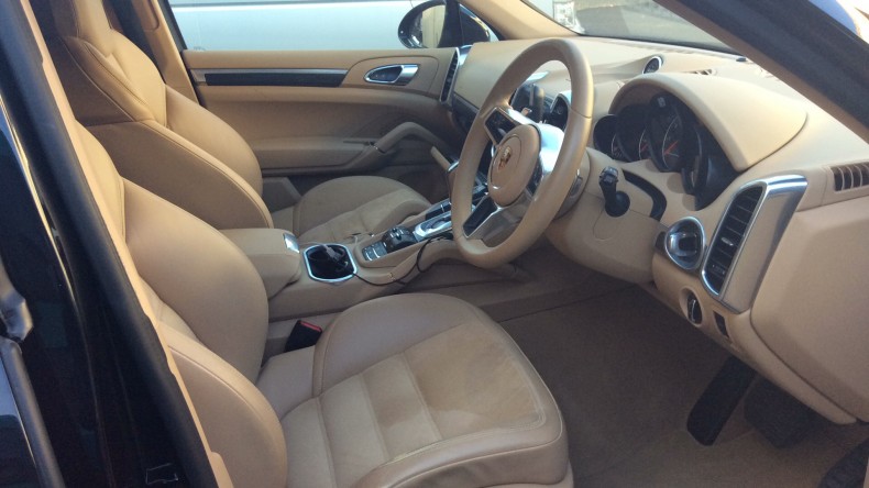 内装前方シート