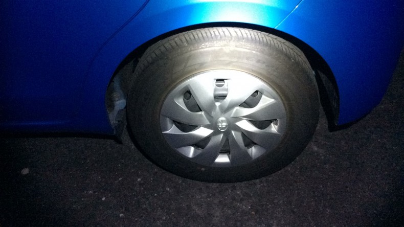 タイヤホイール前