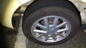 タイヤホイール前