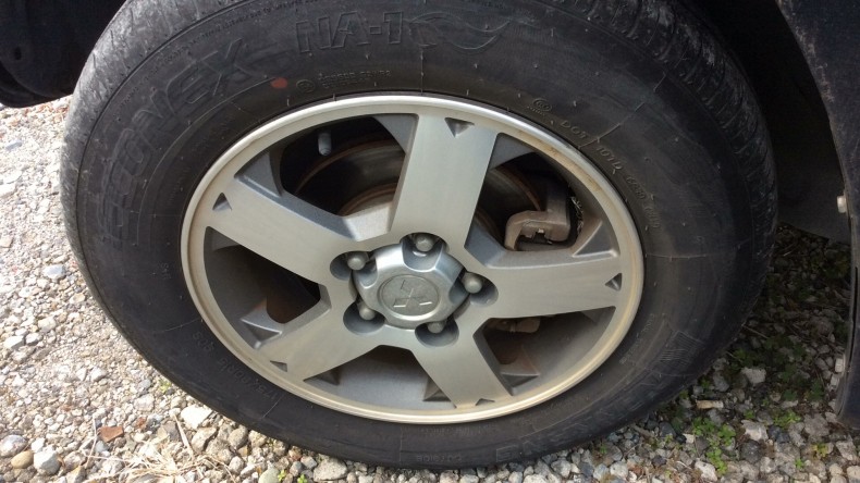 タイヤホイール前