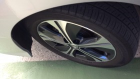 タイヤホイール前