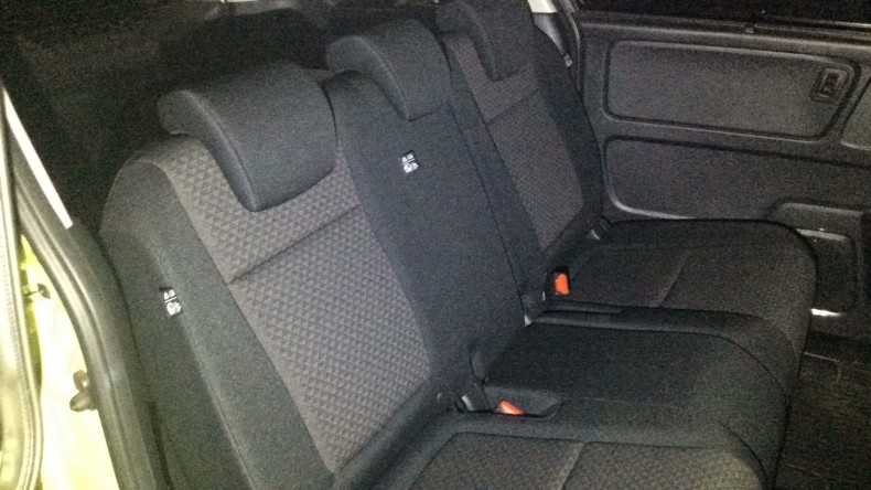 内装後方シート