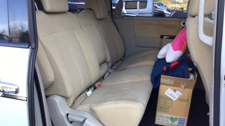 内装後方シート